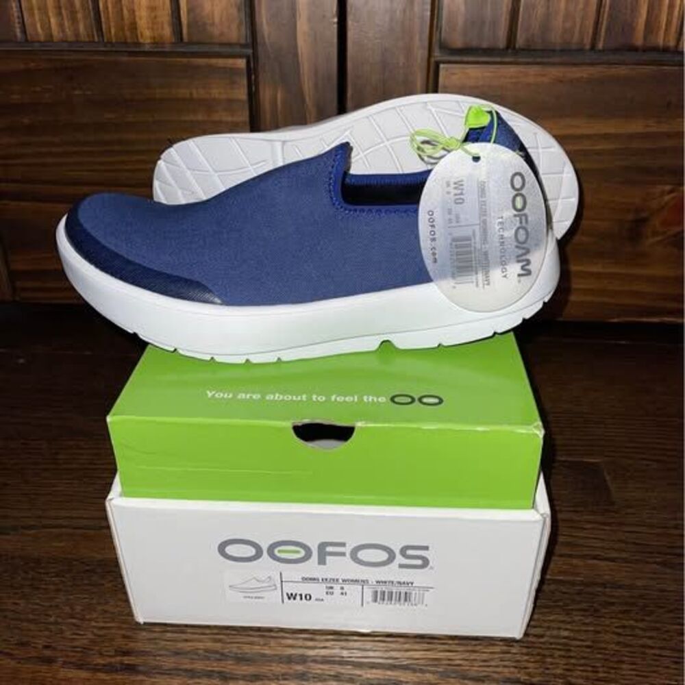 NEW Size 10 Oofos Eezee Women’s Shoes Navy White
